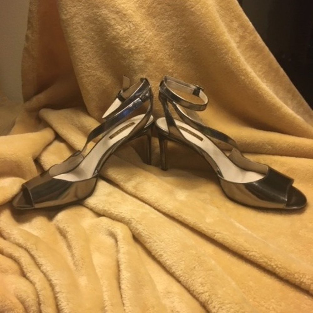 Gorgeous Sexy Metallic Color Sandal